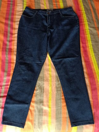 Pantalón vaquero Paralelo con circonitas