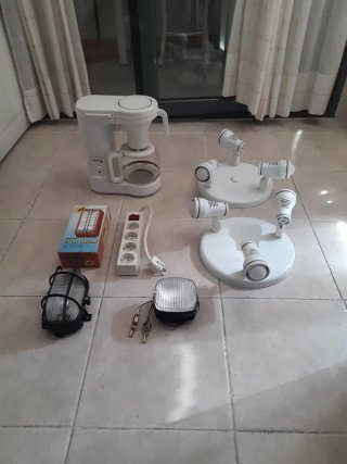 Cafetera, 2 apliques, regleta y más no envio