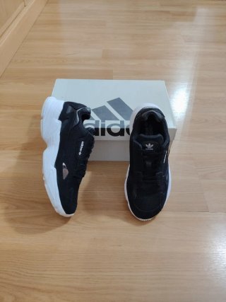 Adidas Falcon Zapatillas Negras Blancas