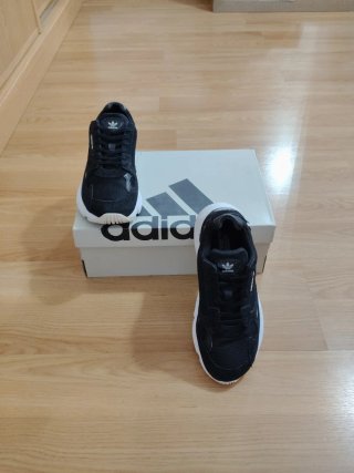Adidas Falcon Zapatillas Negras Blancas