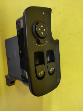 BOTONERA ELEVALUNAS ELECTRICOS ALFA 147