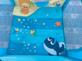 Parque infantil Chicco azul con diseño marino