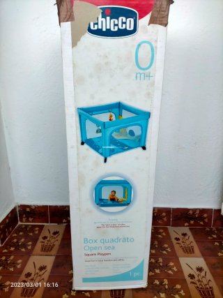Parque infantil Chicco azul con diseño marino