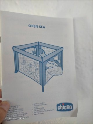 Parque infantil Chicco azul con diseño marino