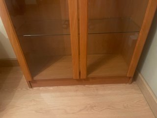 Estantería vitrina madera y cristal