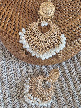 Pendientes Boho grandes elegantes dorado y blanco