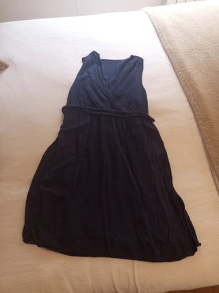 Vestido negro cruzado