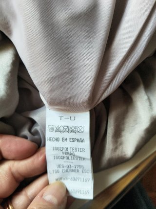 Vestido satinado volante color  topo talla única