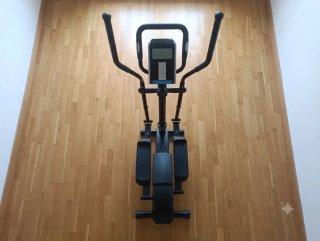 Bicicleta elíptica sin uso marca BH.