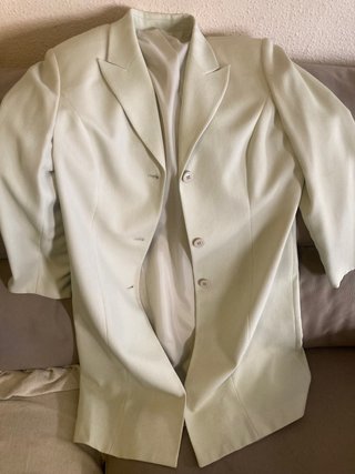 Traje chaqueta y vestido beige mujer
