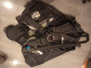 Equipos de buceo completos.