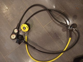 Equipos de buceo completos.