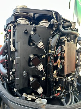 fueraborda Yamaha 300cv V6.