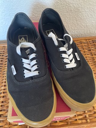 Zapatillas Vans Negras Suela Marrón