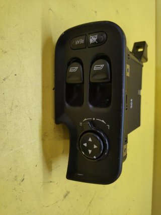 BOTONERA ELEVALUNAS ELECTRICOS ALFA 147