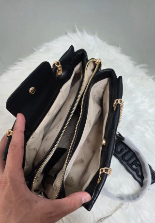 Bolso Guess Original Negro Acolchado Cadena Dorada