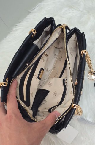 Bolso Guess Original Negro Acolchado Cadena Dorada