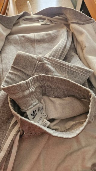 Conjunto chándal Adidas gris