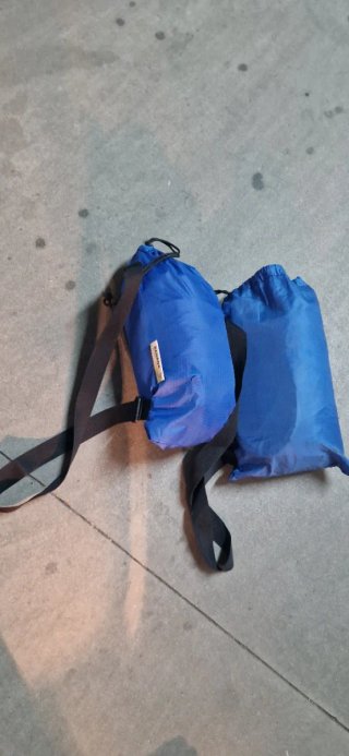Sillón de aire azul