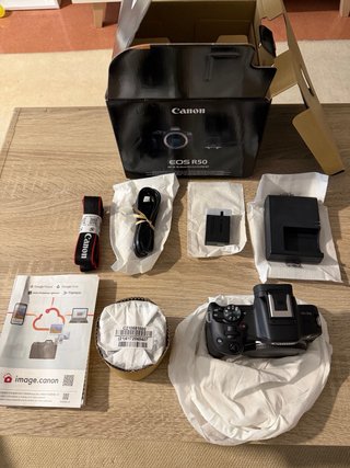Canon EOS R50 + Lente RF-S 18-45mm