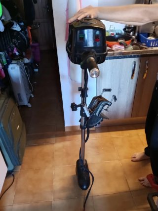 Barca hinchable con motor a batería