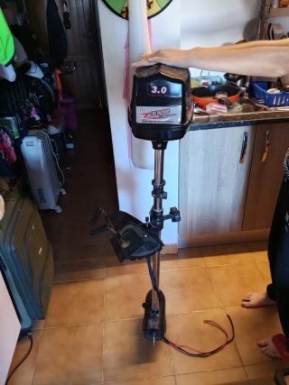 Barca hinchable con motor a batería