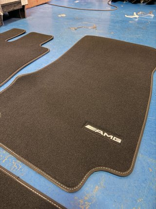 Alfombrillas a estrenar Mercedes AMG W220