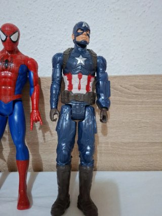 Figuras Batman, Spiderman y Capitán América