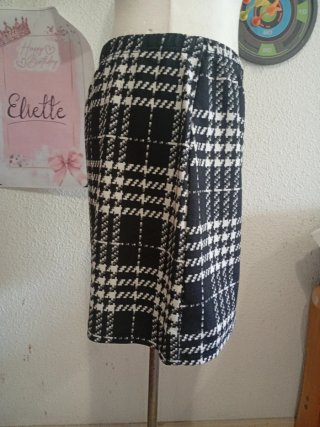 Falda de cuadros blanco y negro