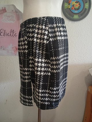 Falda de cuadros blanco y negro