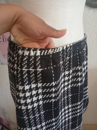 Falda de cuadros blanco y negro