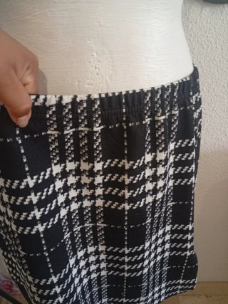 Falda de cuadros blanco y negro
