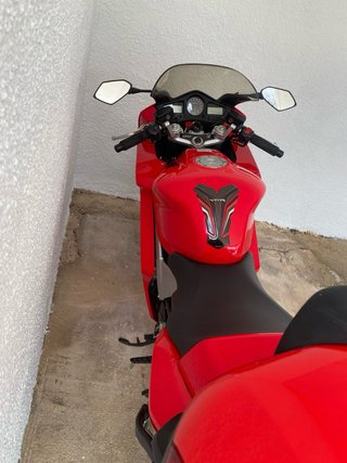 Honda 2005 VFR800 Roja Sportbike, ITV 2028