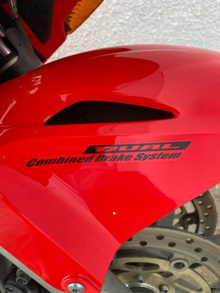 Honda 2005 VFR800 Roja Sportbike, ITV 2028