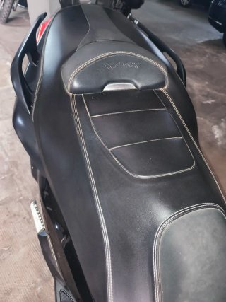 Yamaha XMAX 250 Iron Max Negra