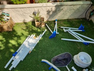 Piscina desmontable Intex azul y blanca