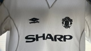 Camiseta Manchester United Vintage Umbro Sharp