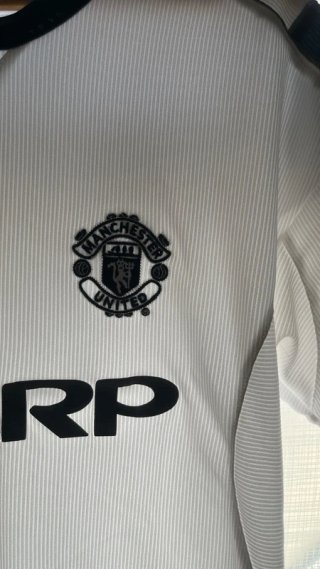 Camiseta Manchester United Vintage Umbro Sharp