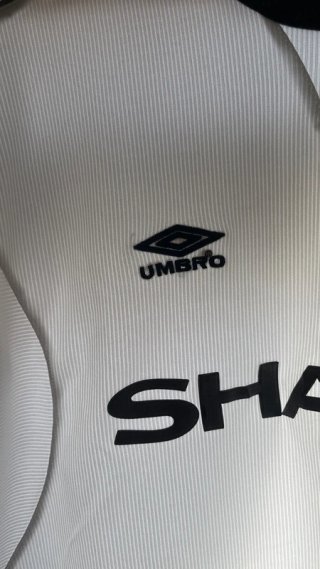 Camiseta Manchester United Vintage Umbro Sharp