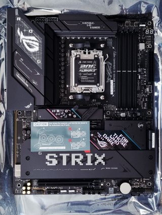 Scheda Madre ASUS ROG STRIX B850-E GAMING WIFI