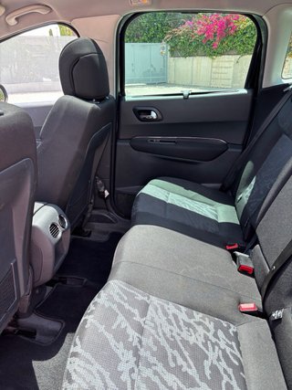 Peugeot 3008 2011