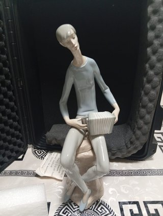 Figura porcelana acordeonista Lladro