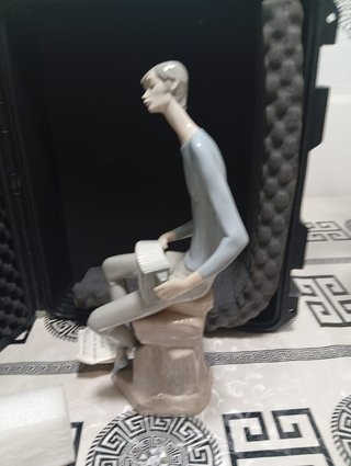 Figura porcelana acordeonista Lladro