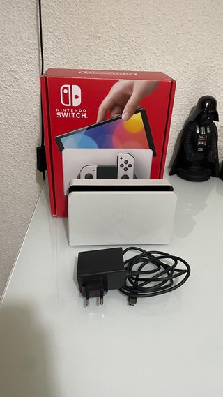 Nintendo Switch OLED + Custodia