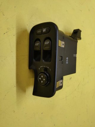 BOTONERA ELEVALUNAS ELECTRICOS ALFA 147