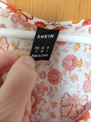 Blusa Shein Estampada Flores