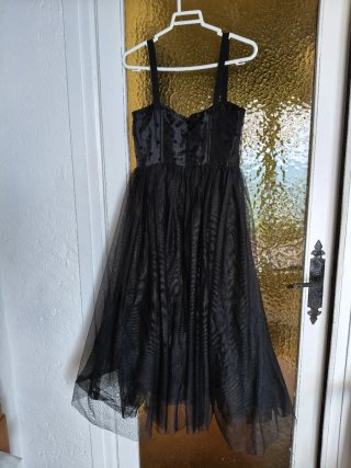 Vestido negro con tul