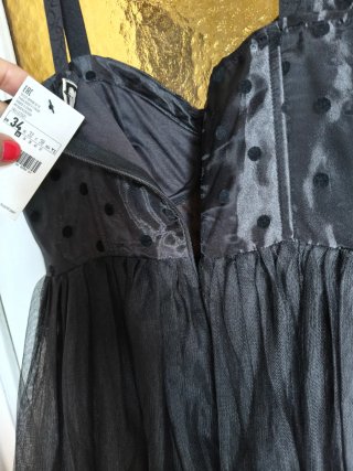 Vestido negro con tul