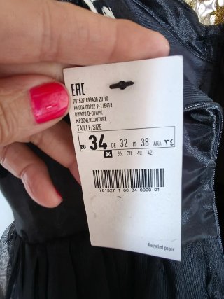 Vestido negro con tul