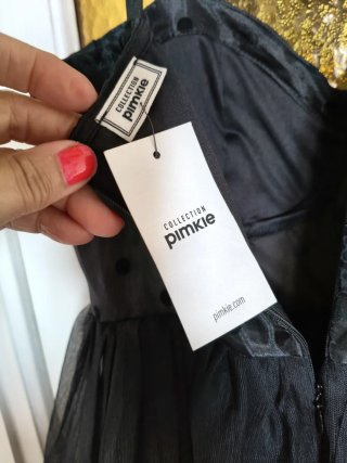Vestido negro con tul